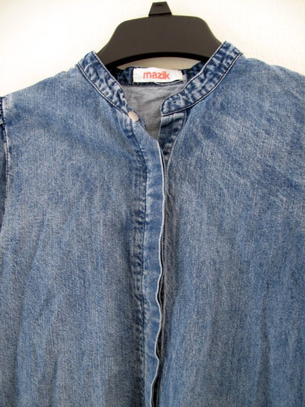 MAZIK Blue Denim Wahed Shirred Sleeve Top Size Small Women's Long Sleeve NWT